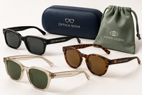 Gafas de sol de diferentes monturas con logotipo en las patillas y fundas y estuches personalizados Gafas de sol de diferentes monturas con logotipo en las patillas y fundas y estuches personalizados
